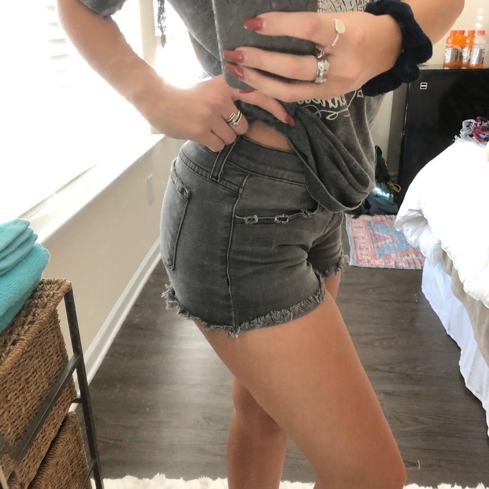 Shorts - Picture 2 of 5